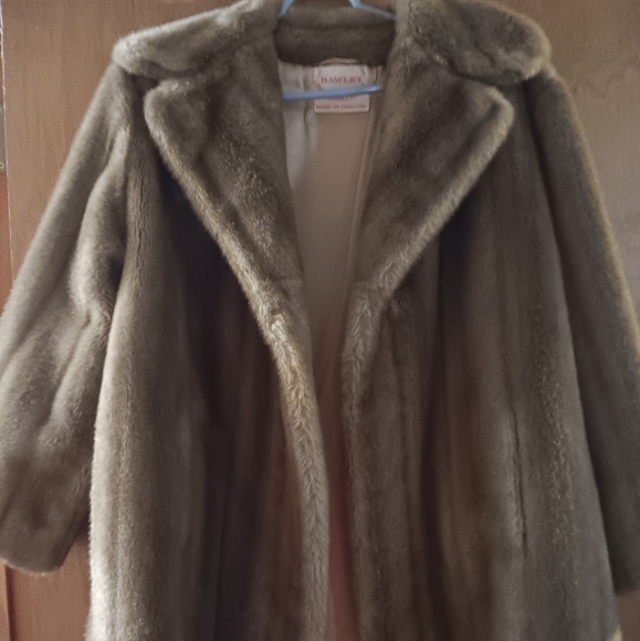 Tissavel light brown faux fur - Picture 2 of 7